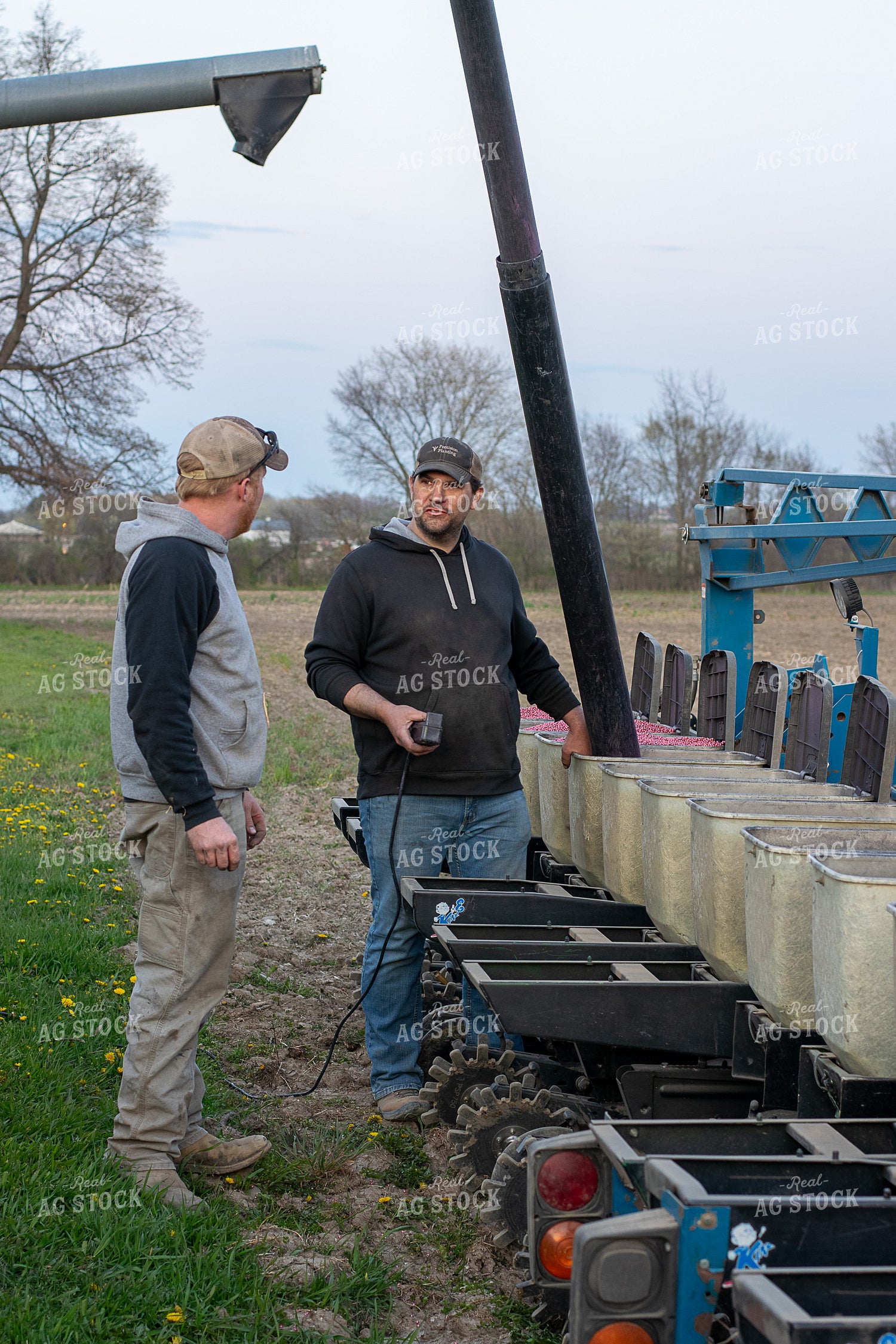 Farmer Loading Planter 50422