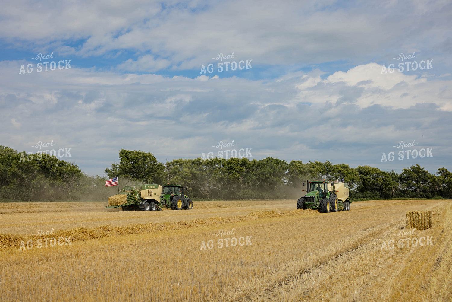 Baling Wheat Straw 296058