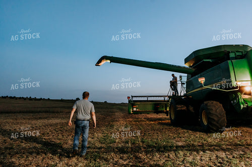 Farmers with Combine 77298