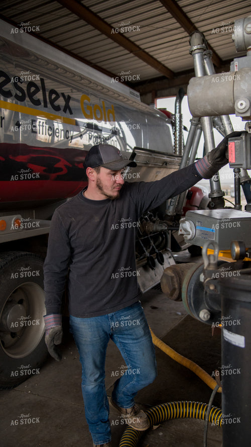 Loading Fuel Truck 26201