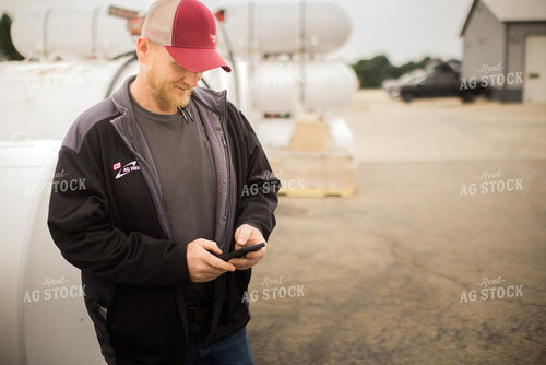 Retailer on Phone 7952