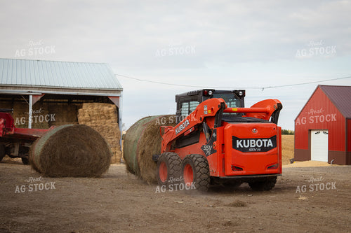 Moving Round Bales 268116