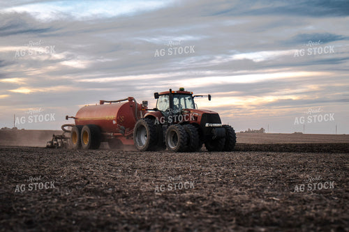 Hauling Manure 289041