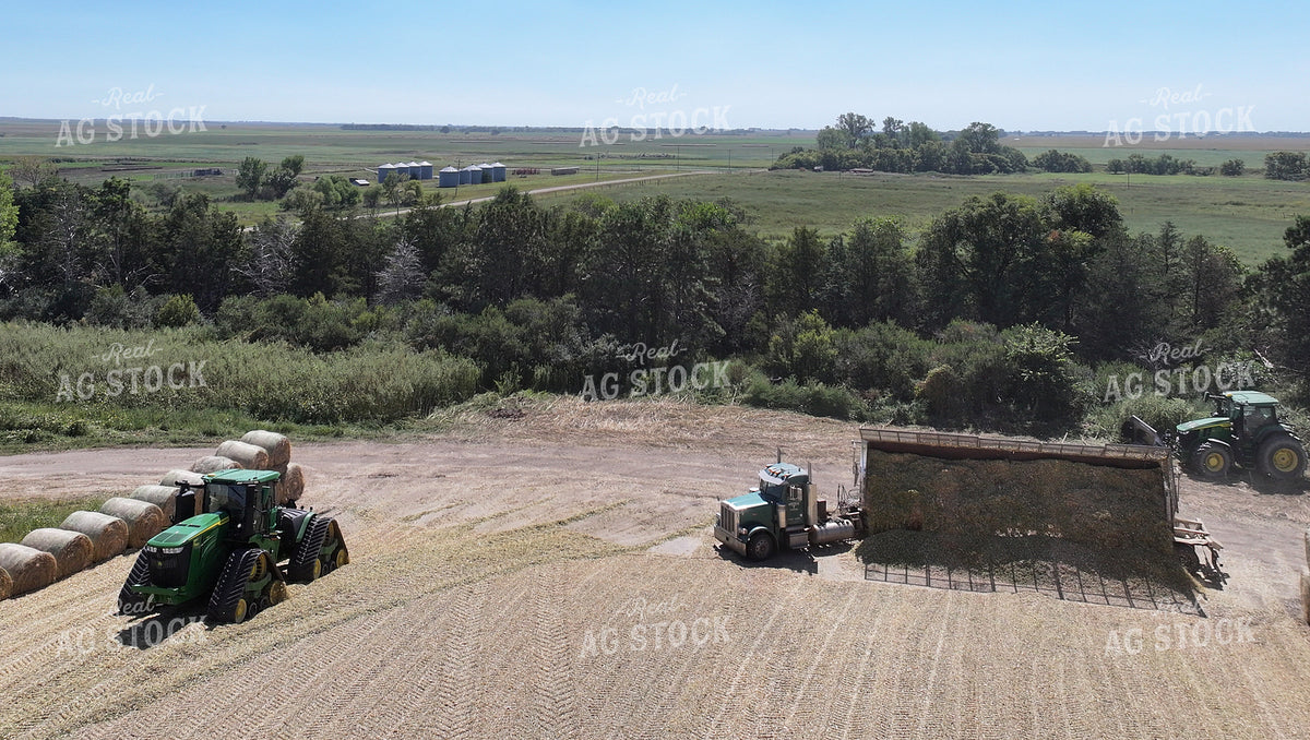 Unloading Silage 141761