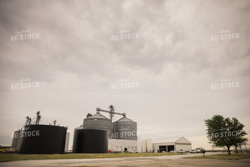 Retailer Lot with Anhydrous Tanks 7965