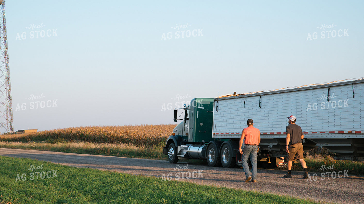 Farmers Walking to Semi 26057