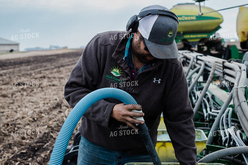 Filling the Planter 133030