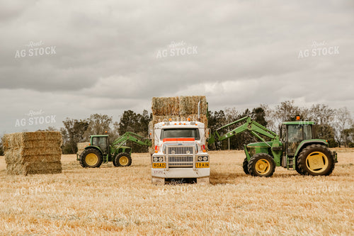 Loading Square Hay Bales 64005