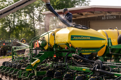 Loading Planter 128093