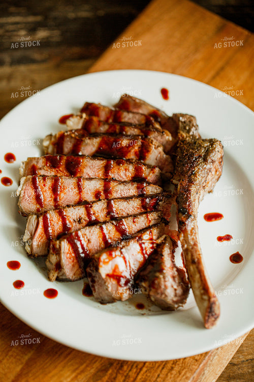 Sliced Grilled Cowboy Steak with Sauce 134016