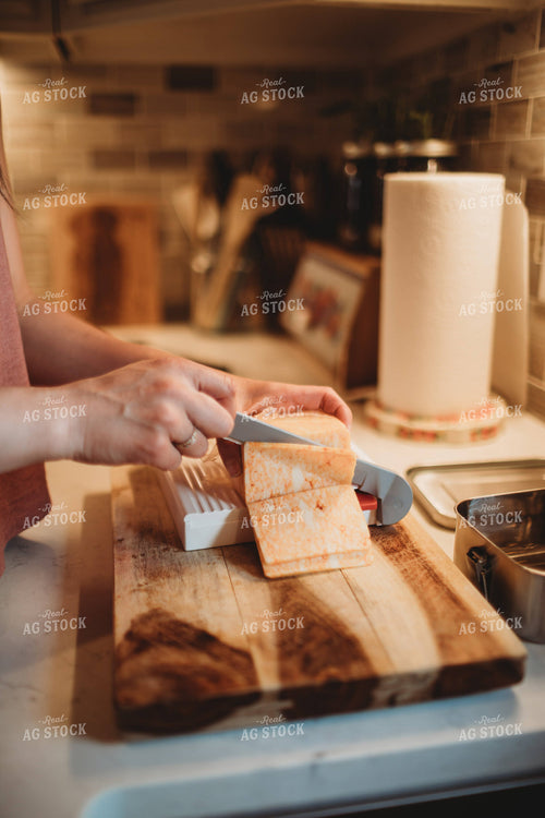 Farm Mom Slicing Cheese 5571