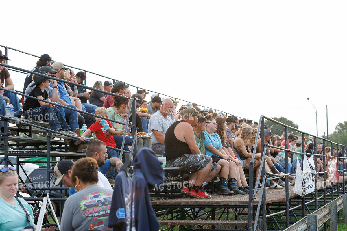 Spectators at Tractor Pull 295162
