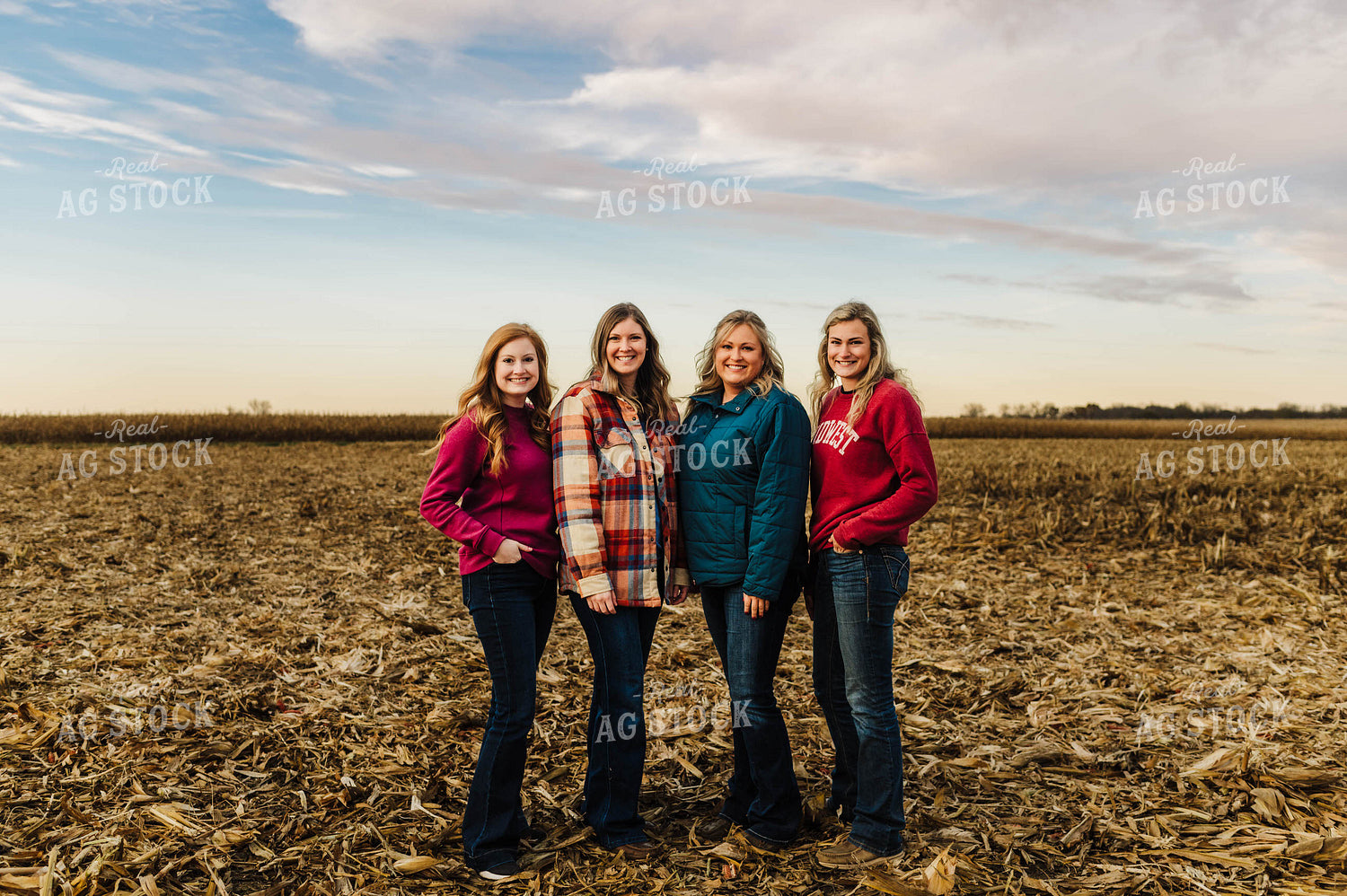 Farm Women in Field 115157