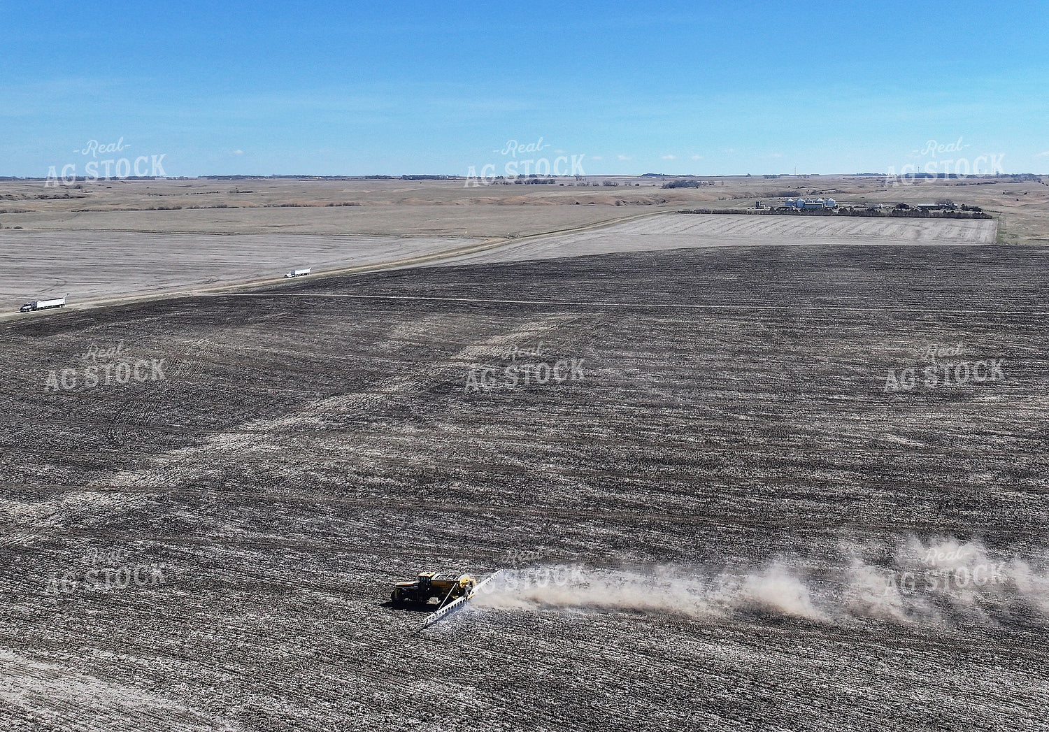Spreading Dry Fertilizer 141248