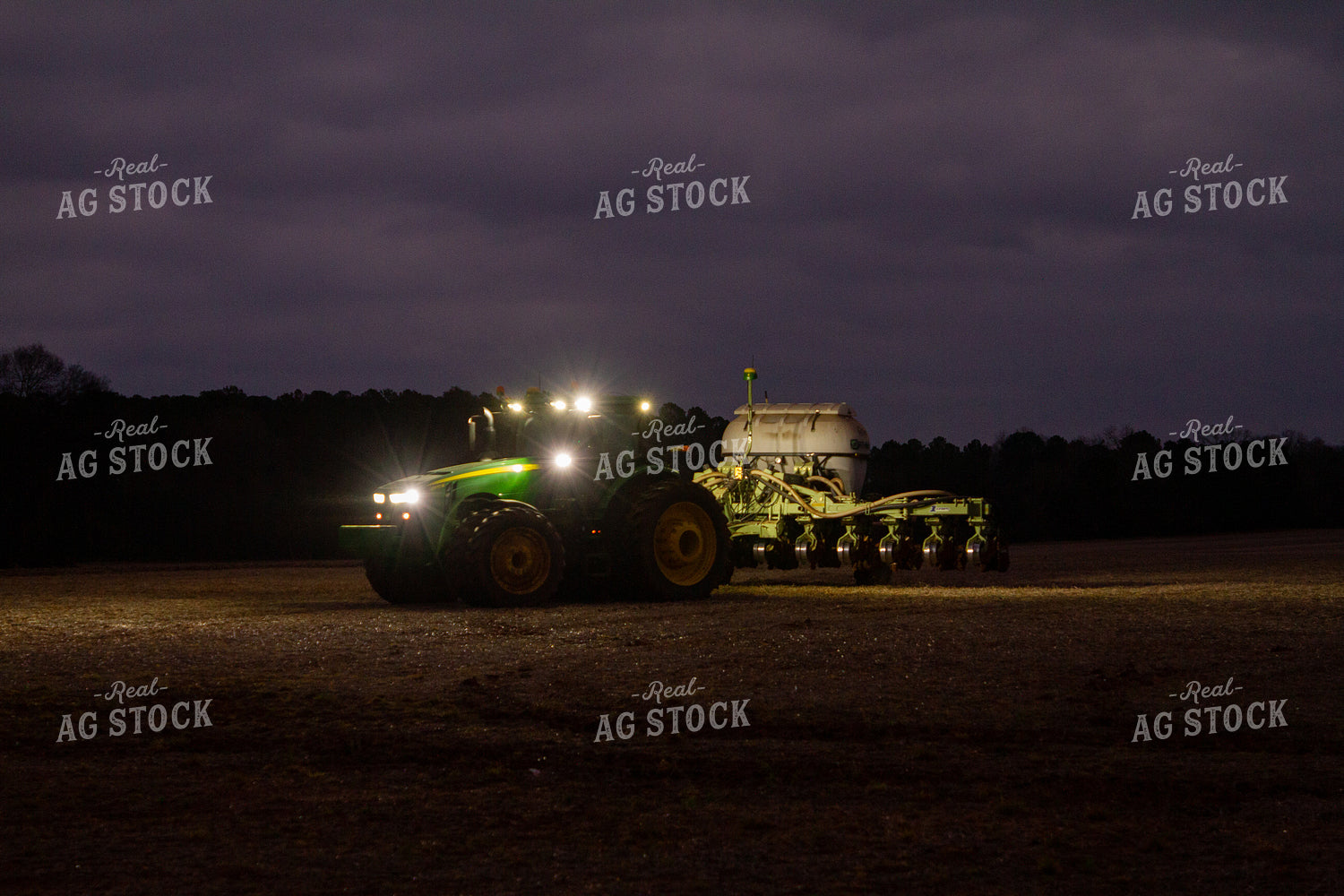 Planter in Field 79076