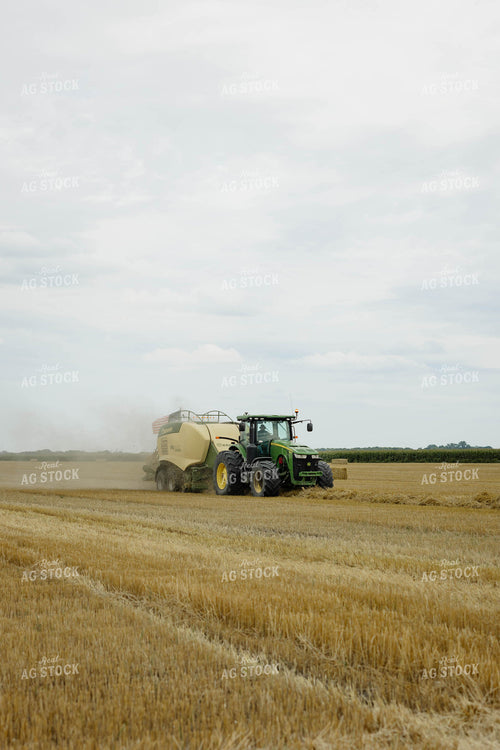 Baling Wheat Straw 296023