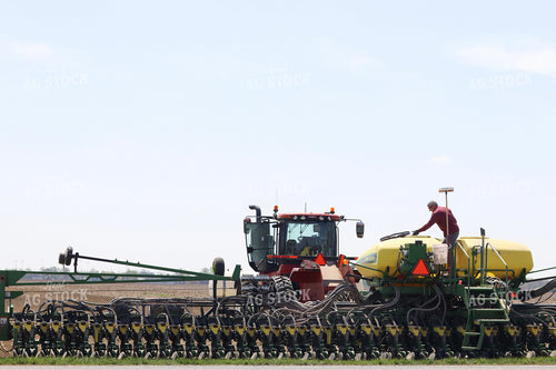 Farmer Loading Planter 109068