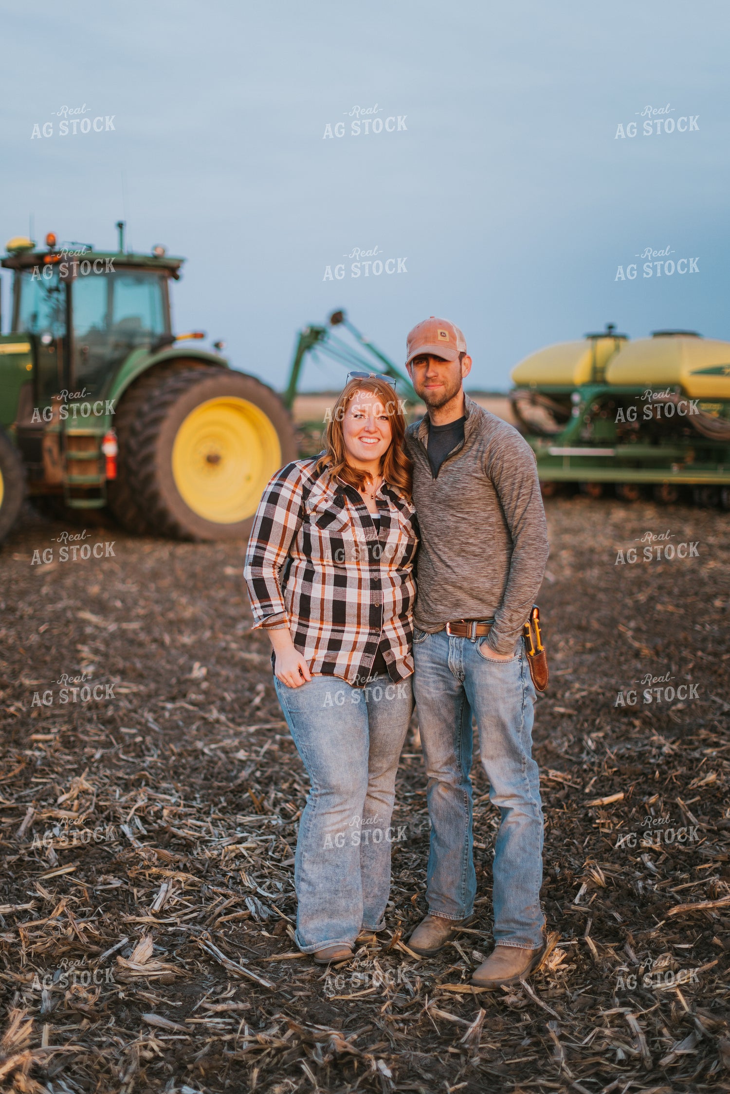 Farm Couple in Field 8244