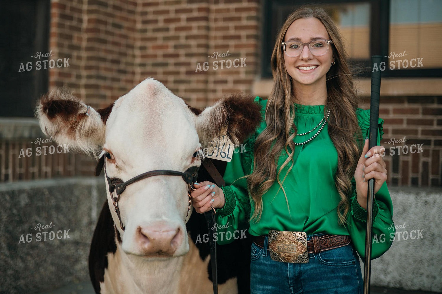Girl with Show Cattle 194037