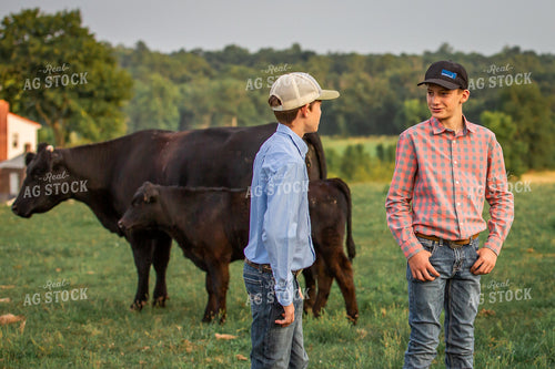 Farm Kids with Show Cattle 270214