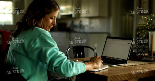 Business Owner Writing Notes 6056