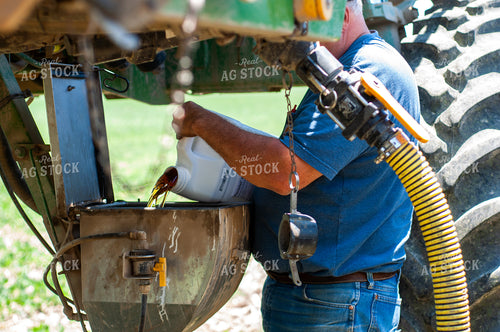 Farmer Filling Sprayer 103002