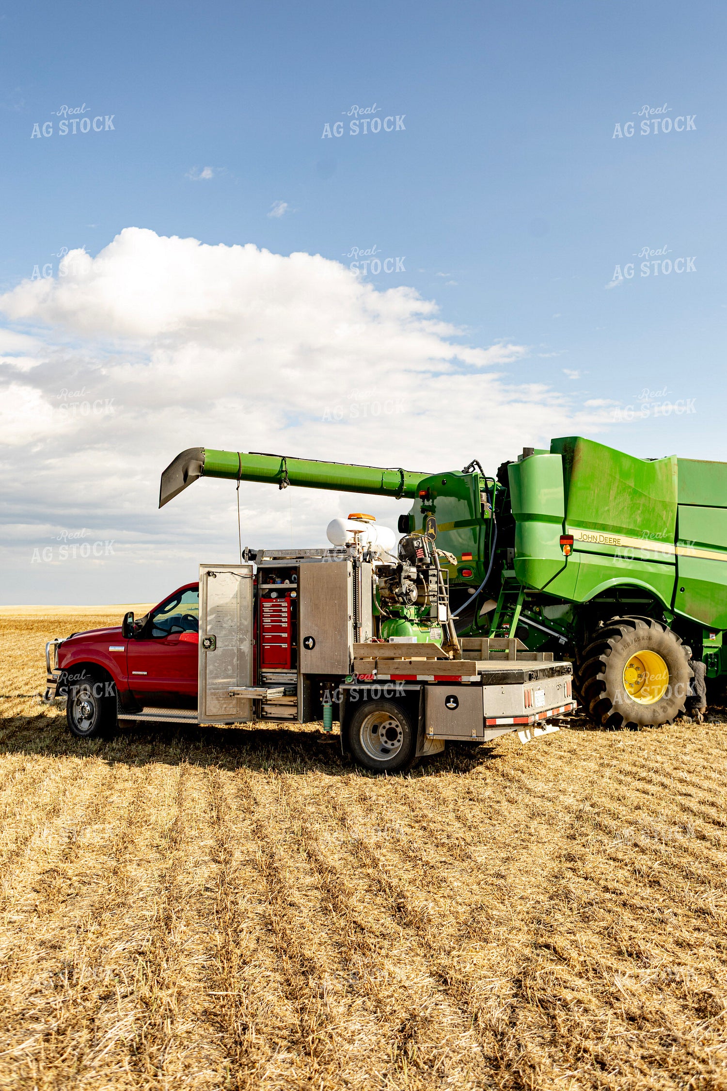 Servicing a Combine 187202