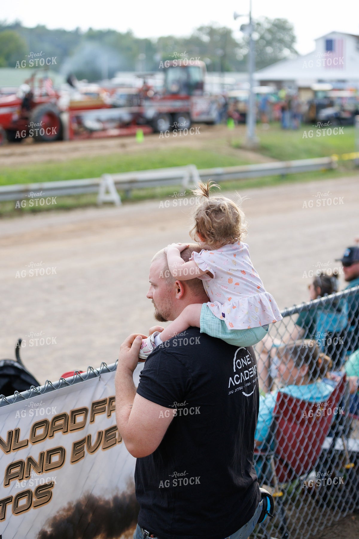 Spectators at Tractor Pull 295161