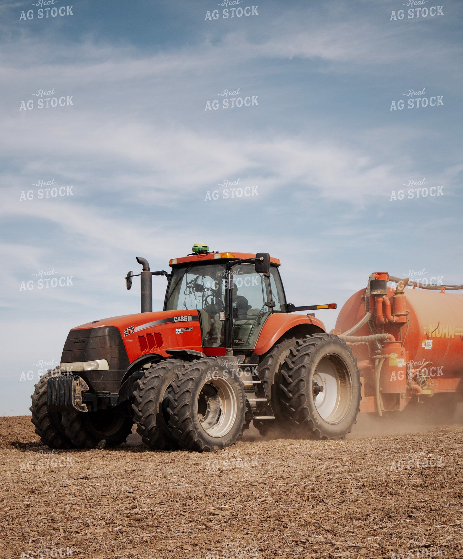 Hauling Manure 289054