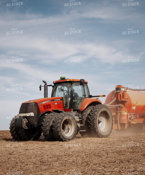 Hauling Manure 289054