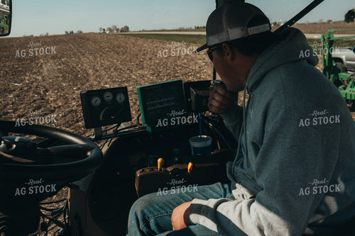 Farmer in Planter with Monitors 4096