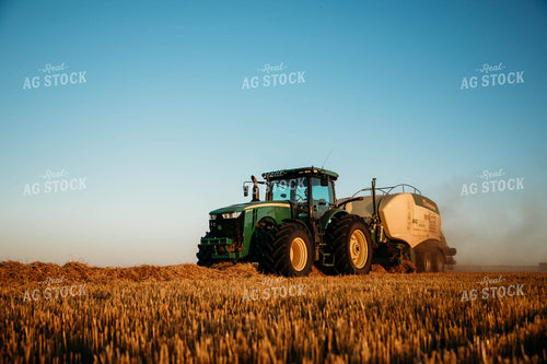 Baling Straw 152184