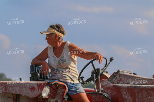 Harvesting Hay 160336
