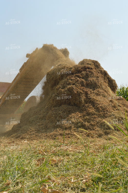 Grinding Hay 206060