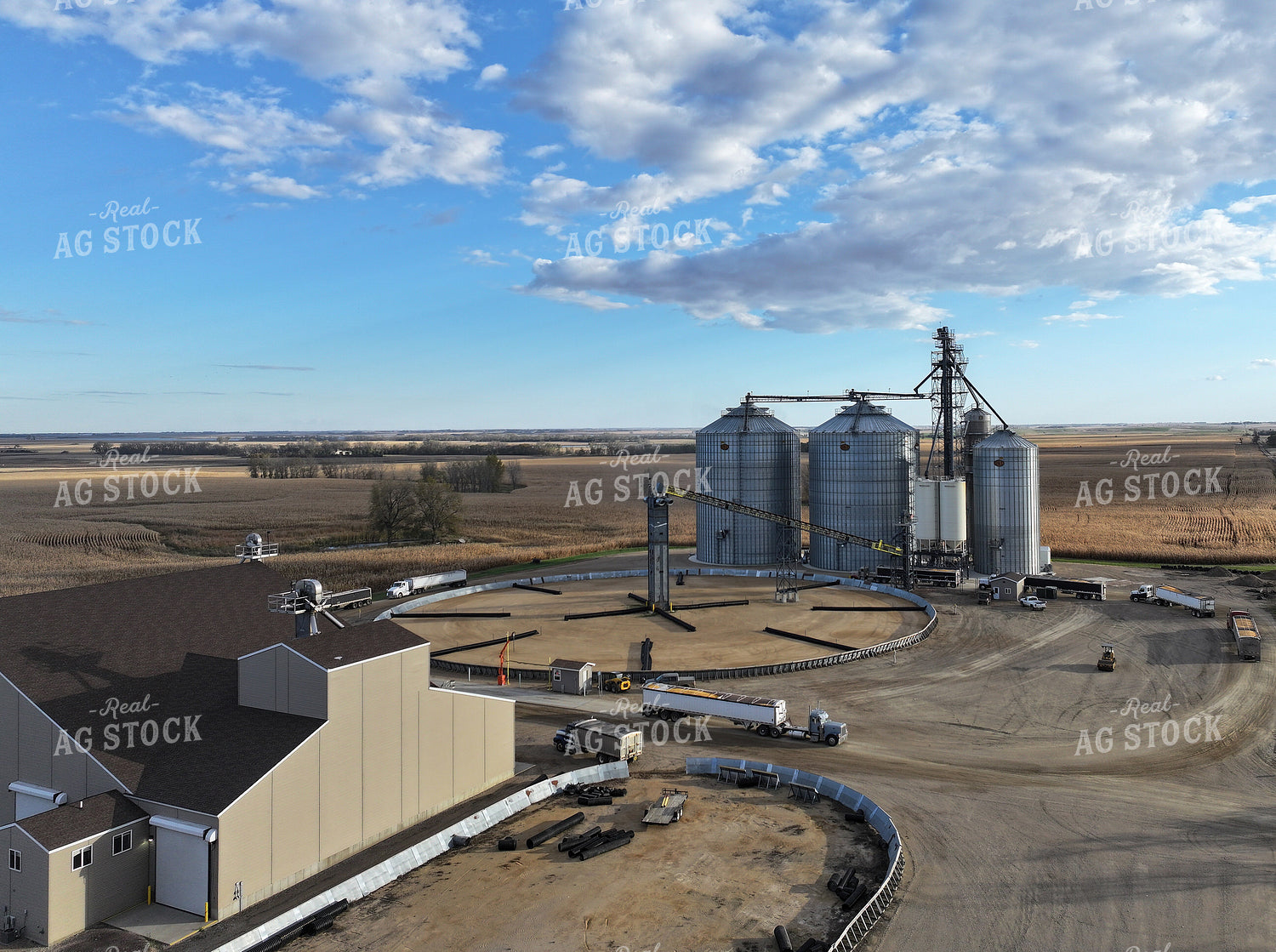 Grain Elevator 141497