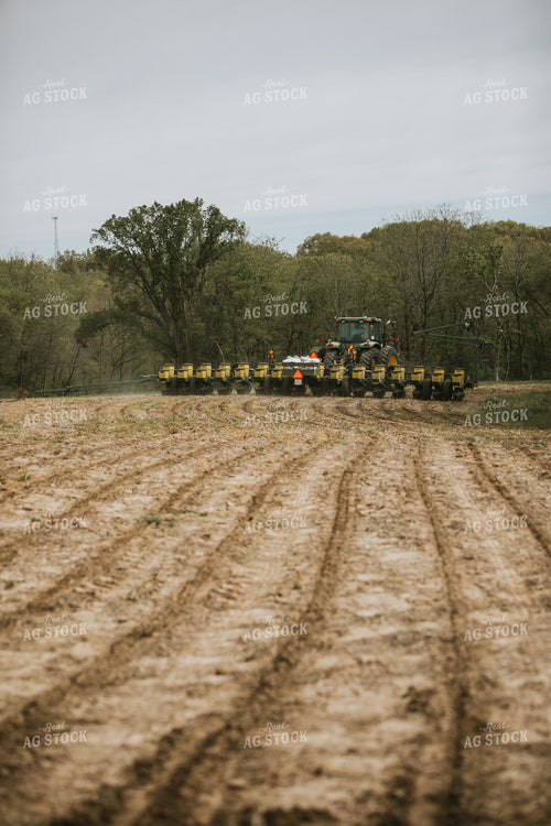 Planting Corn on No-Till Ground 4022