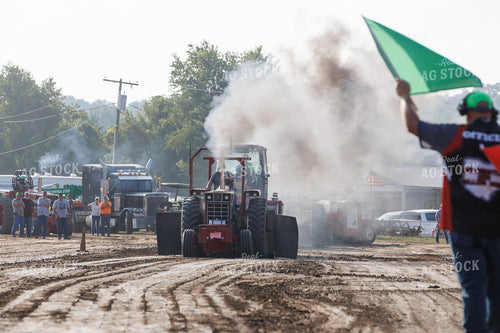 Tractor Pulling 52912