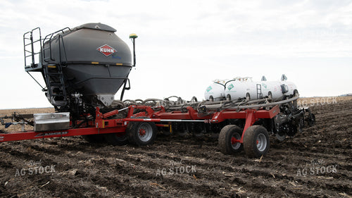 Applying Anhydrous and Dry Fertilizer 26144