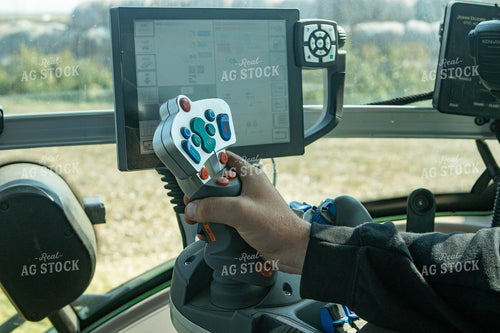 Technology Screens in Tractor 72109