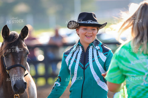 4H Kid Showing Horse 52186