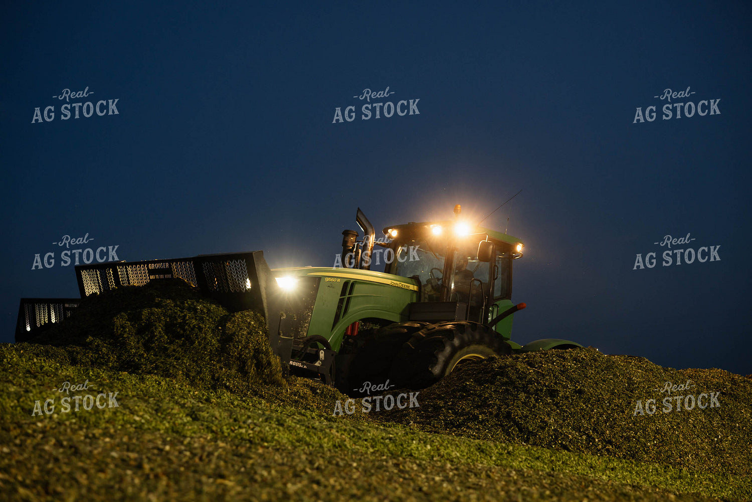 Packing Corn Silage 152986
