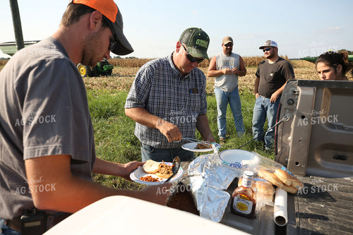 Farmers Sharing a Meal 127024