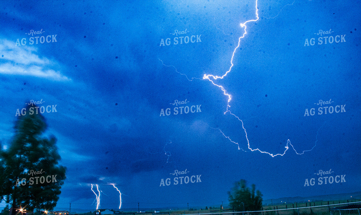 Lightning Strikes 122058