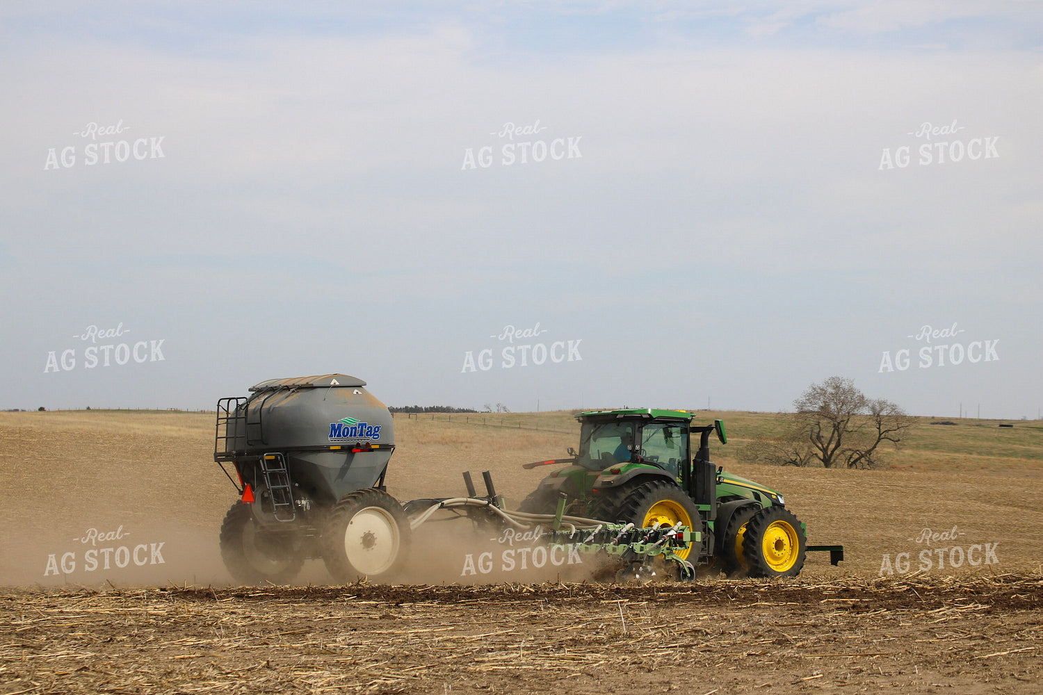 Strip Tilling 82262