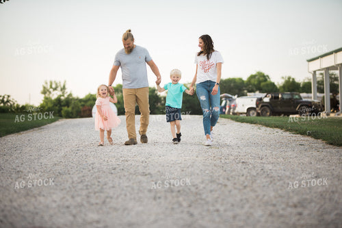 Farm Family 5955
