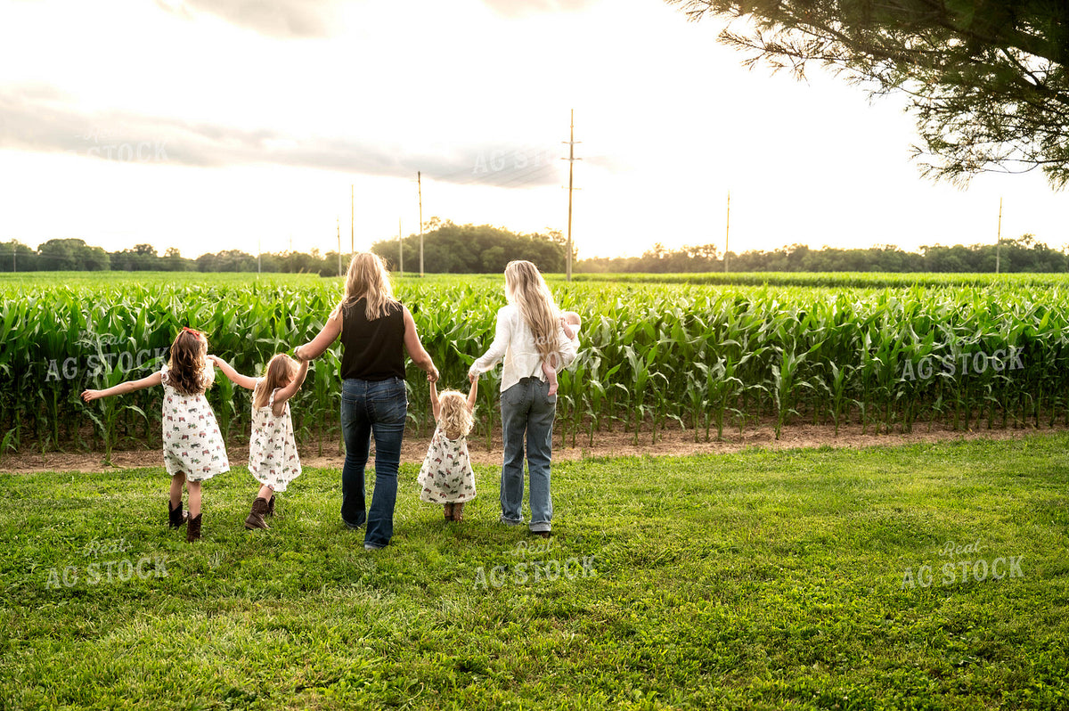 Farm Women 115980