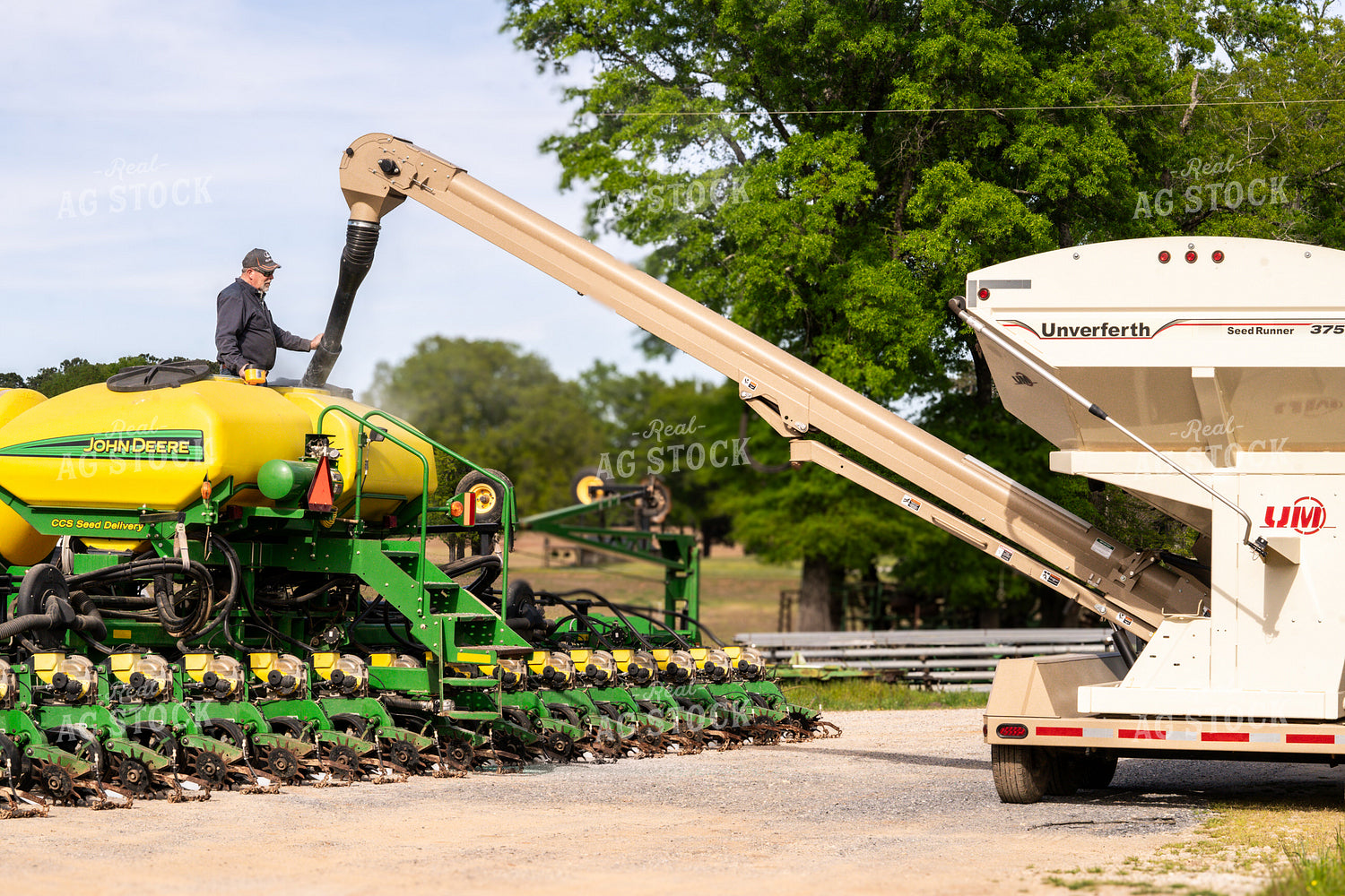 Loading Planter 128094