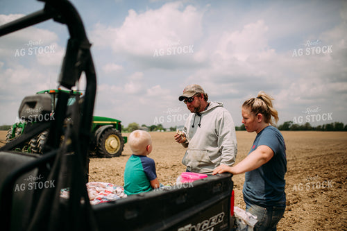Farm Family Eating Field Meal 169087